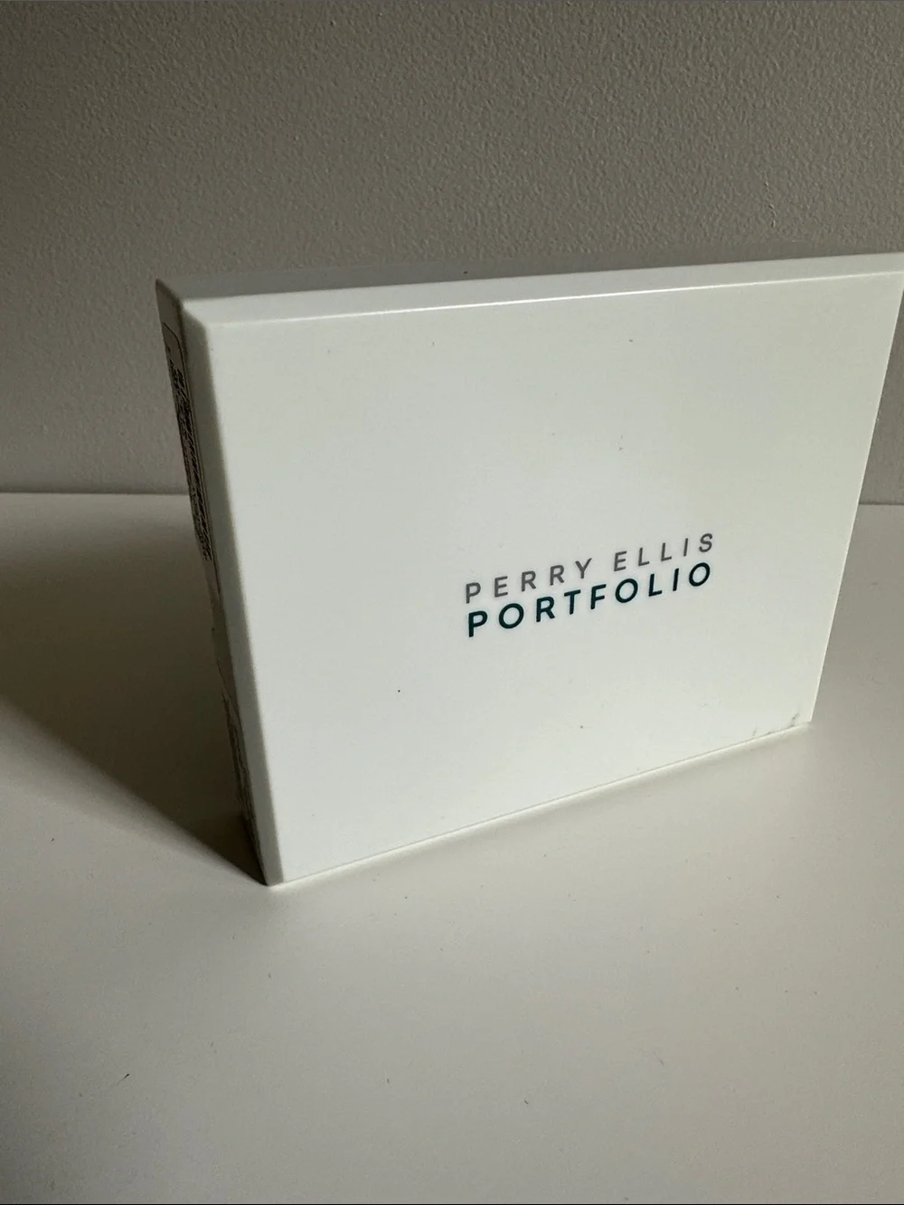 NWT Perry Ellis Portfolio Passcase with Removable ID Wallet Black